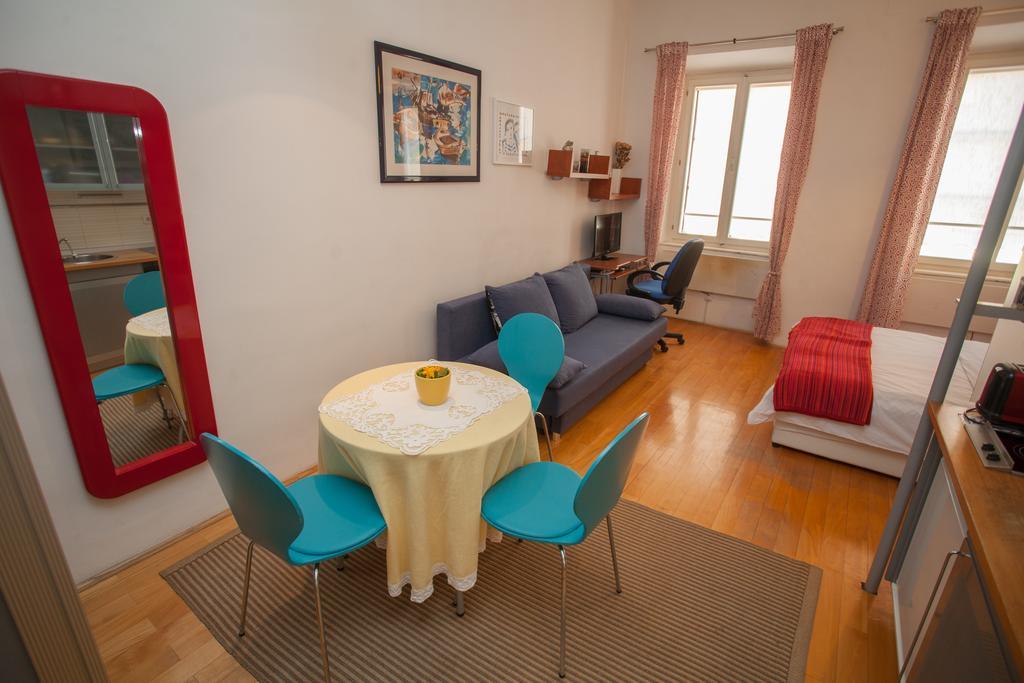 Apartments Lina - Center With Free Parking! Zagreb Zimmer foto